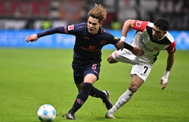 10 người của Mainz thắng kinh ngạc Eintracht Frankfurt tại Bundesliga