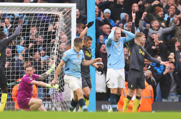 2 con số đáng xấu hổ của Man City sau trận hòa Everton
