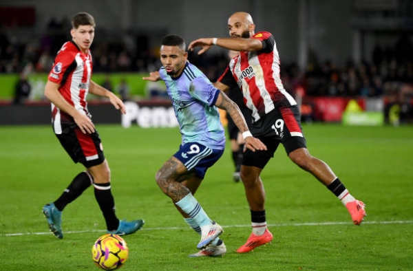 2 điểm đen trong chiến thắng của Arsenal trước Brentford
