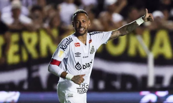2 người đàn ông lớn bỏ qua Neymar
