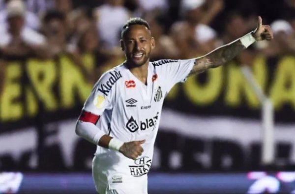 2 ông lớn phớt lờ Neymar