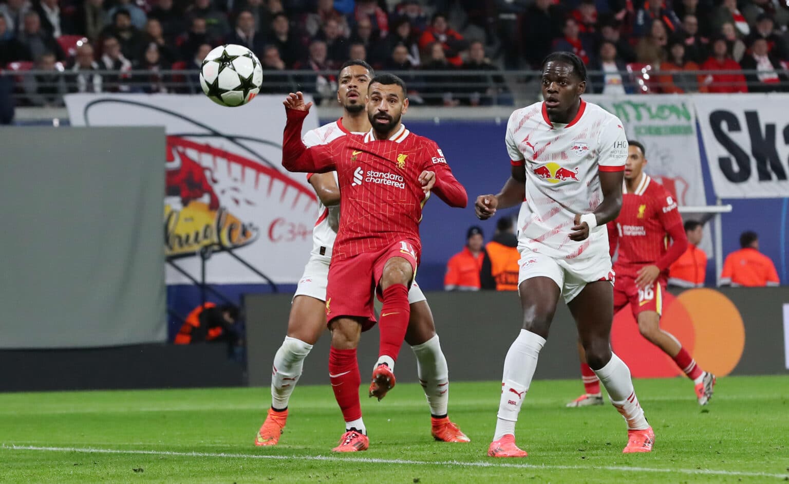 3 hậu vệ Liverpool có thể ký hợp đồng mùa hè này