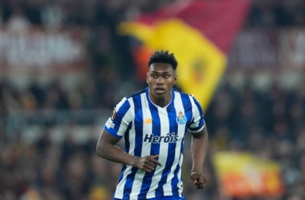 3 lý do Samu Omorodion sẽ đến Arsenal thay vì Chelsea
