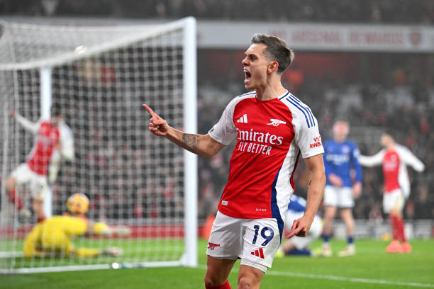 3 thương vụ "Trossard 2.0" rẻ mà chất đang chờ Arsenal