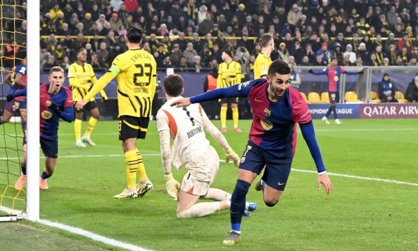 5 điểm nhấn Dortmund 2-3 Barcelona: Kịch bản điên rồ; Torres rực sáng