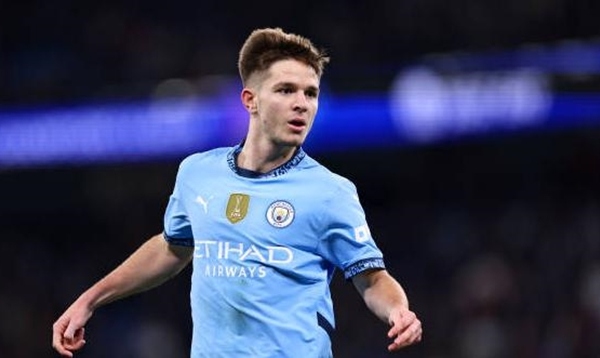 5 CLB Ngoại hạng Anh tranh giành tiền vệ Man City