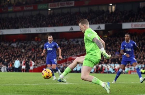 5 điểm nhấn Arsenal 0-0 Everton: Pháo thủ chào thua Jordan Pickford; Lỡ cơ hội vàng bám đuổi Liverpool