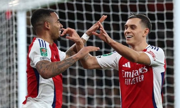 5 điểm nhấn Arsenal 3-2 Crystal Palace: Jesus rực sáng; Nỗi thất vọng mang tên Sterling