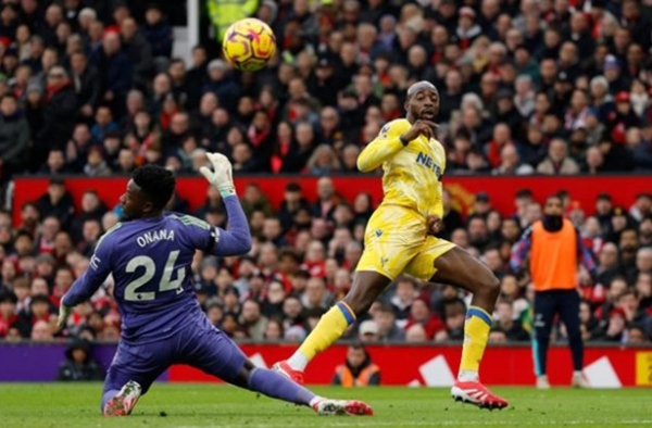 5 điểm nhấn Man Utd 0-2 Crystal Palace: Tân binh chào sân; Bó tay trước hung thần