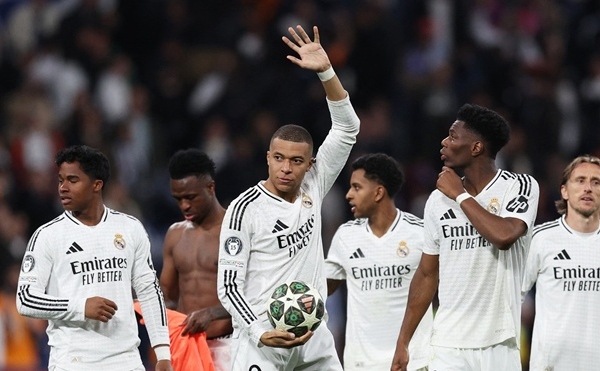 5 điểm nóng trận Real vs Atletico: 2 trung vệ thép cản Mbappe và Alvarez