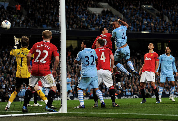 5 trận derby Manchester ấn tượng nhất lịch sử: Chiếc thẻ đỏ tai tiếng; Một kỷ nguyên mới