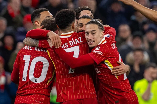 5 trận và 15 ngày đưa Liverpool tiến gần đến chức vô địch Premier League