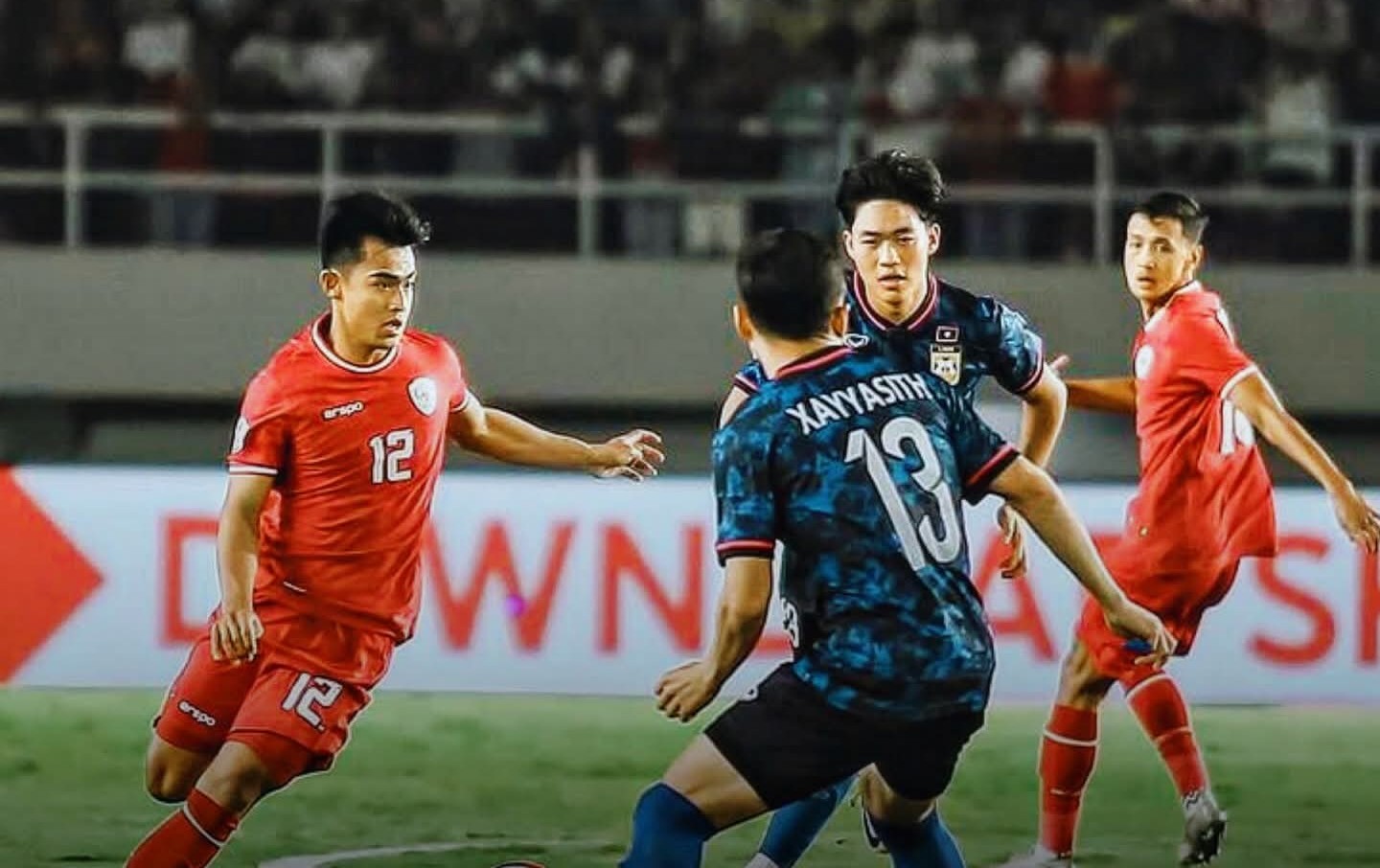 6 bàn, 1 thẻ đỏ - Lào tạo nên địa chấn trước Indonesia