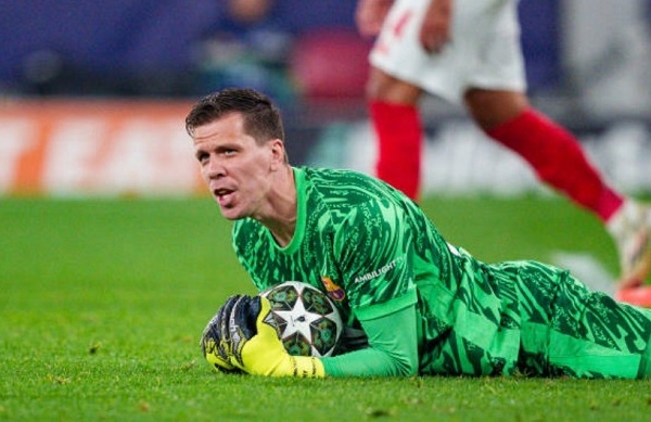 8 pha cứu thua, Szczesny vẫn chưa nghĩ đến hợp đồng mới