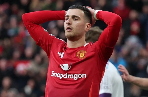 9 trận trôi qua, Amorim 'cạn lời' vì hàng thủ vô hồn của Man Utd