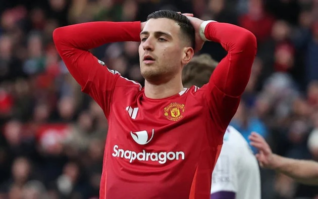 9 trận trôi qua, Amorim 'cạn lời' vì hàng thủ vô hồn của Man Utd