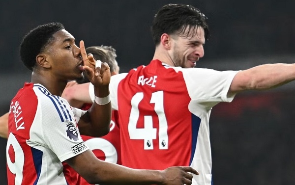 Đau thương giúp Arsenal trở lại mạnh mẽ ở Ngoại hạng Anh