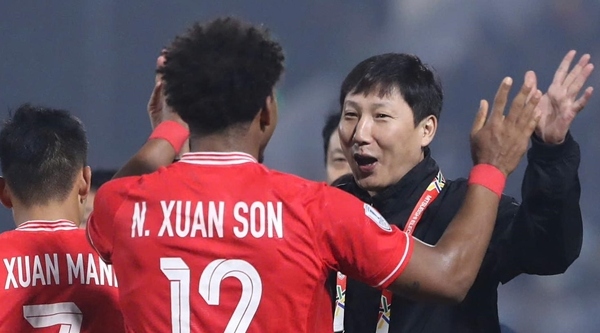 Đấu Thái Lan, ông Kim Sang-sik đã "hết bài"?