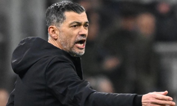 AC Milan bị loại khỏi Champions League: Sai lầm hay sự bất ổn kéo dài?