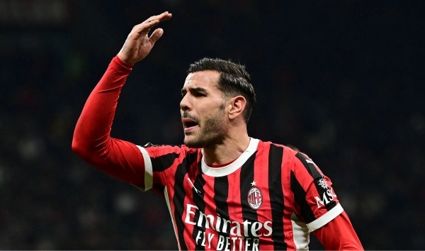 AC Milan được bán bởi Hernandez