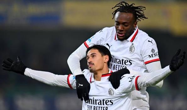 AC Milan nhọc nhằn giành 3 điểm trước Verona
