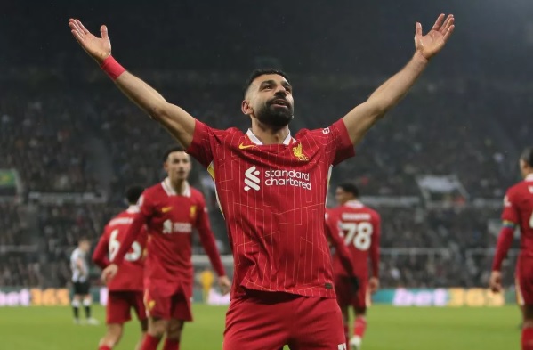 Aguero tuyên bố Salah hoàn tất gia hạn với Liverpool