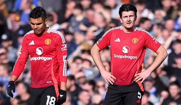 Alan Shearer chê cầu thủ MU như đi bộ trên sân