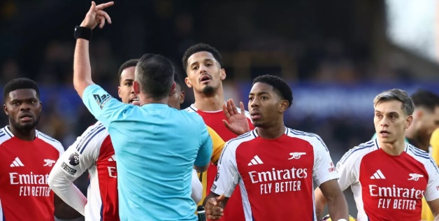 Alan Shearer nổi giận với tấm thẻ đỏ của Arsenal