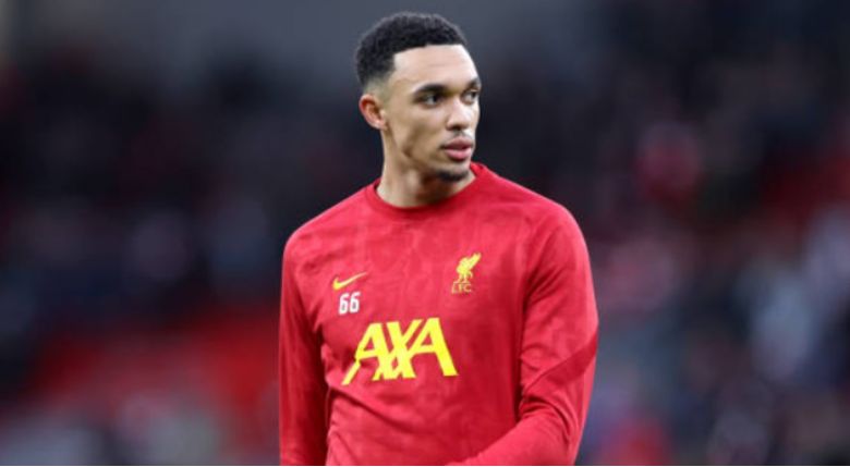 Alexander-Arnold từ chối 3 lời đề nghị gia hạn của Liverpool