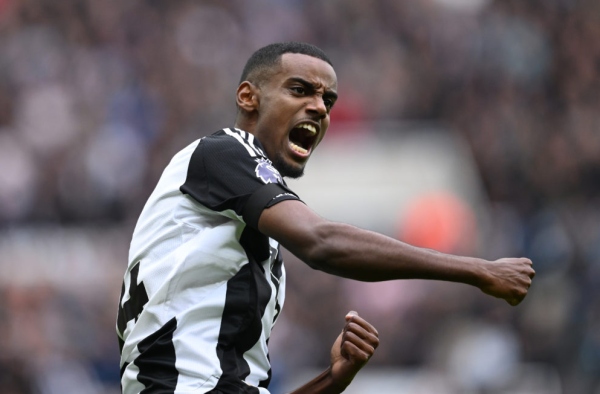Alexander Isak nói thẳng quan điểm khi được mời gọi đến Arsenal