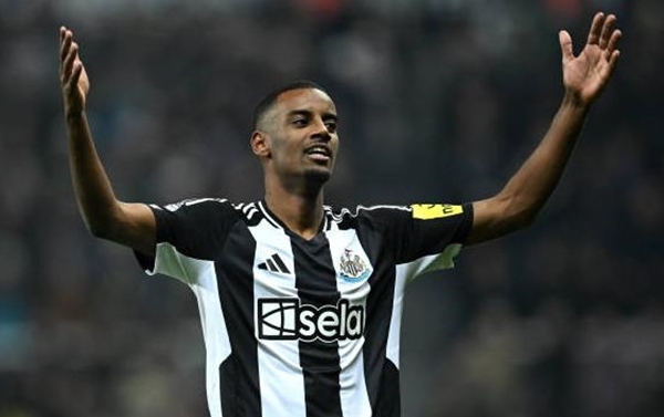 Alexander Isak sẽ là bản hợp đồng lý tưởng dành cho Liverpool?