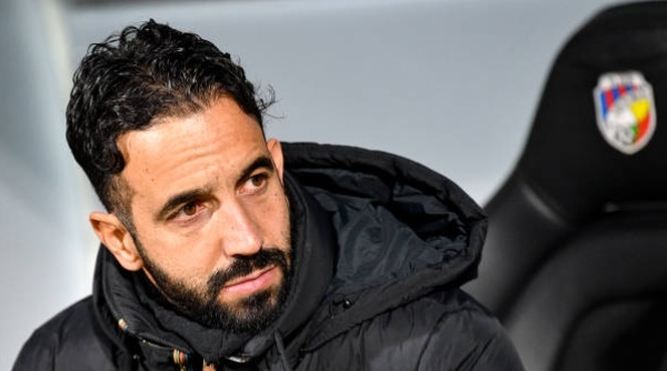 Amorim gây bất ngờ với hàng công MU đấu Man City