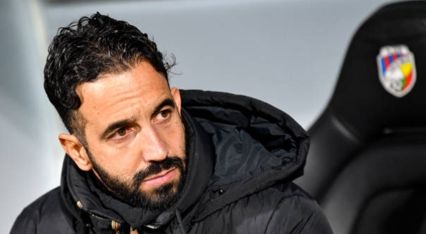 Amorim gây bất ngờ với hàng công MU đấu Man City