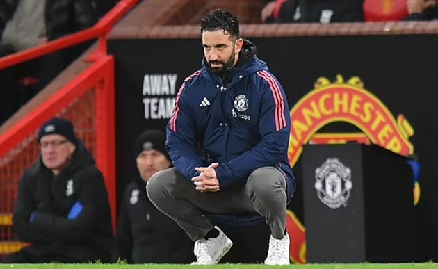 Amorim làm phòng thay đồ Man Utd dậy sóng