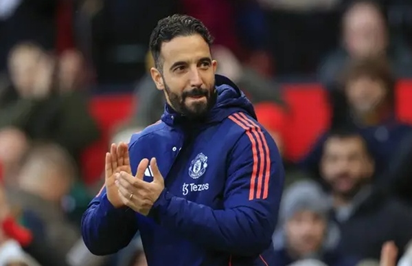 Amorim sẽ thành công tại Man UTD 3-4-3?