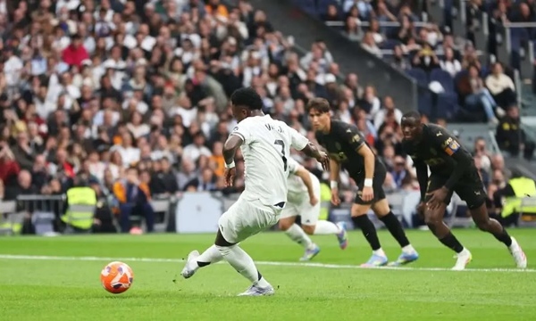 Ancelotti giải thích tại sao Vinicius