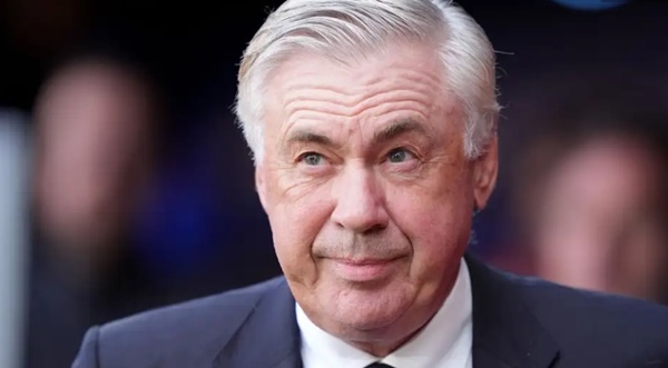 Ancelotti: 'Họ hẳn đã bật VAR vào phút chót'