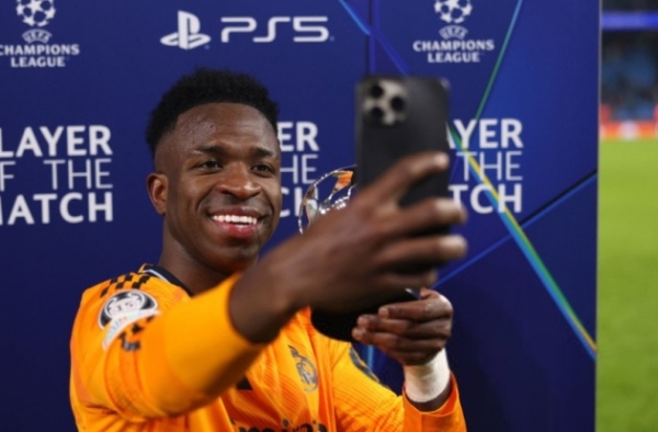 Ancelotti làm rõ tương lai của Vinicius tại Real