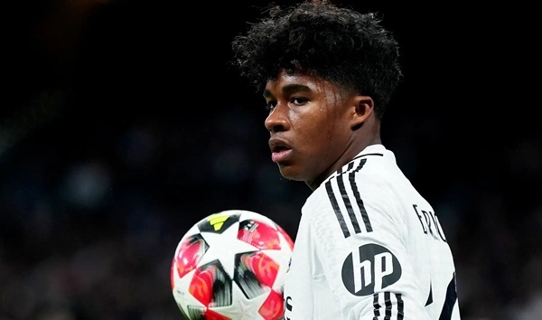 Ancelotti nêu lý do tước quyền đá phạt đền của Endrick