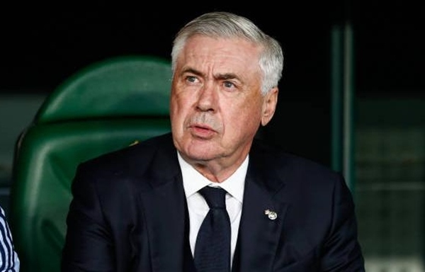 Ancelotti nổi lên với các học sinh của mình