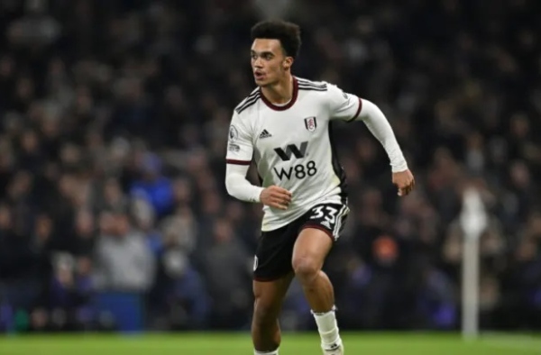 Antonee Robinson có phải là người thừa kế quyền của Liverpool Robertson không?