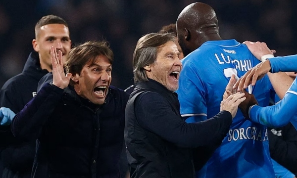 Antonio Conte tự hào: "Napoli đang chơi thứ bóng đá ở đẳng cấp Châu Âu"