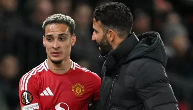 Antony cố chấp với Man United?