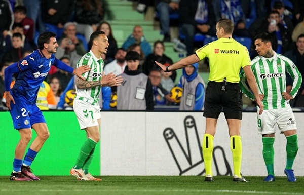 Antony tạo nên kịch bản siêu điện ảnh tại La Liga