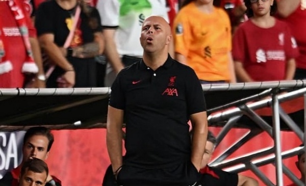 Arne Slot đánh giá cao Tottenham