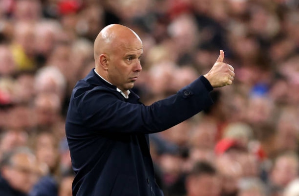 Arne Slot đau đầu vì thể thức mới của Champions League