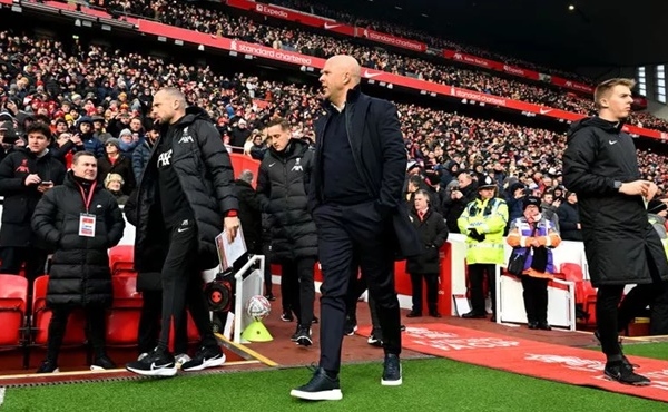 Arne Slot xóa tan nỗi lo, Liverpool sẵn sàng chinh phục thêm đỉnh cao