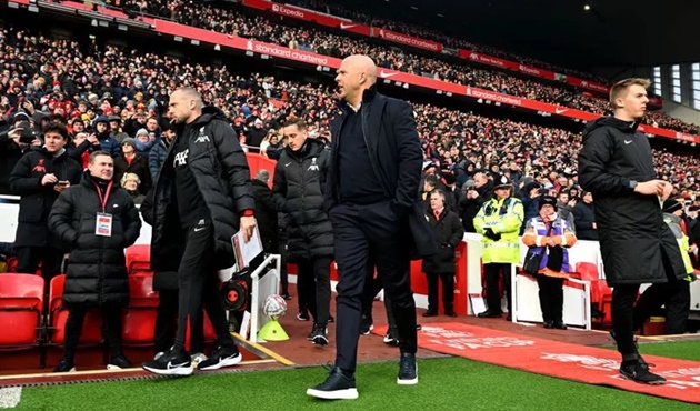 Arne Slot xóa tan nỗi lo, Liverpool sẵn sàng chinh phục thêm đỉnh cao