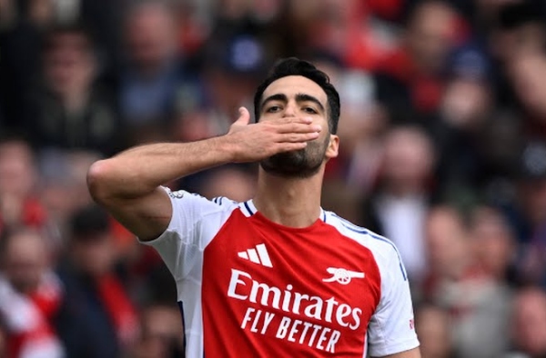 Arsenal 1-0 Chelsea: Mục tiêu quyết định; Thẻ đỏ của Chelsea