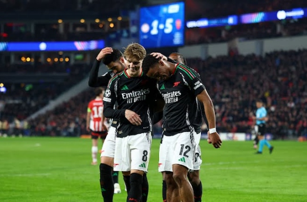 Arsenal đè bẹp PSV, Henry nhắn gửi Real và Atletico hãy coi chừng